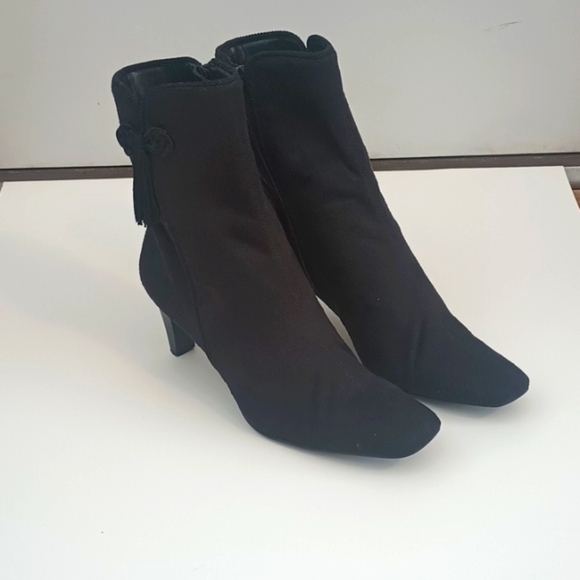Y2K Vintage square toe Studio Works Gable faux suede ankle boots size 7 1/2 - Picture 1 of 13